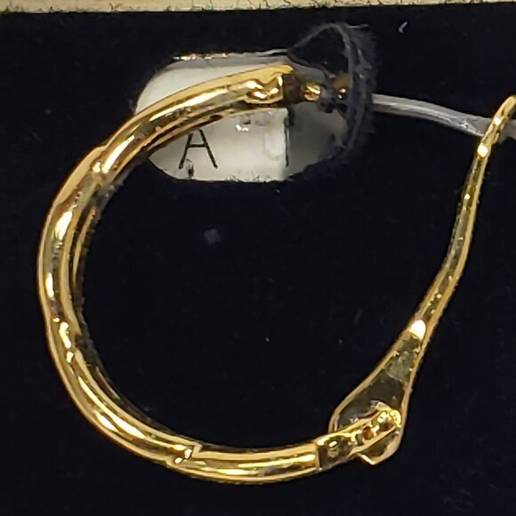 Women's Fashion Gold tone Twisted Hoop Design Latch Earrings - Stylish - Picture 3 of 7